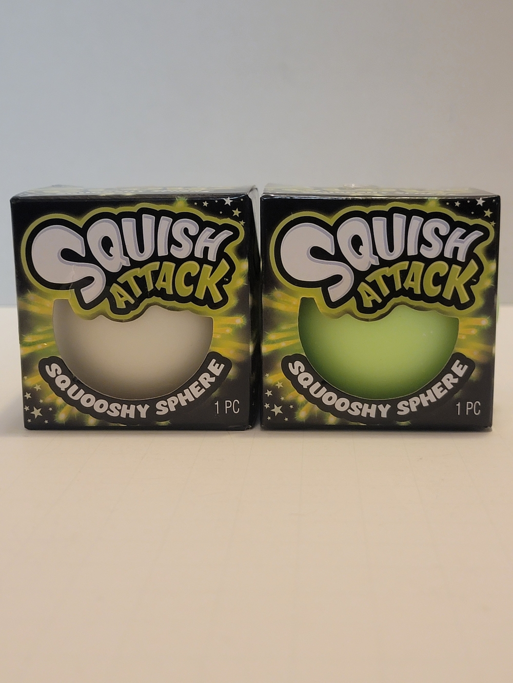 SQUISH ATTACK Squooshy Sphere "Glow In The Dark"- White & Green ⚪️🟢✨️